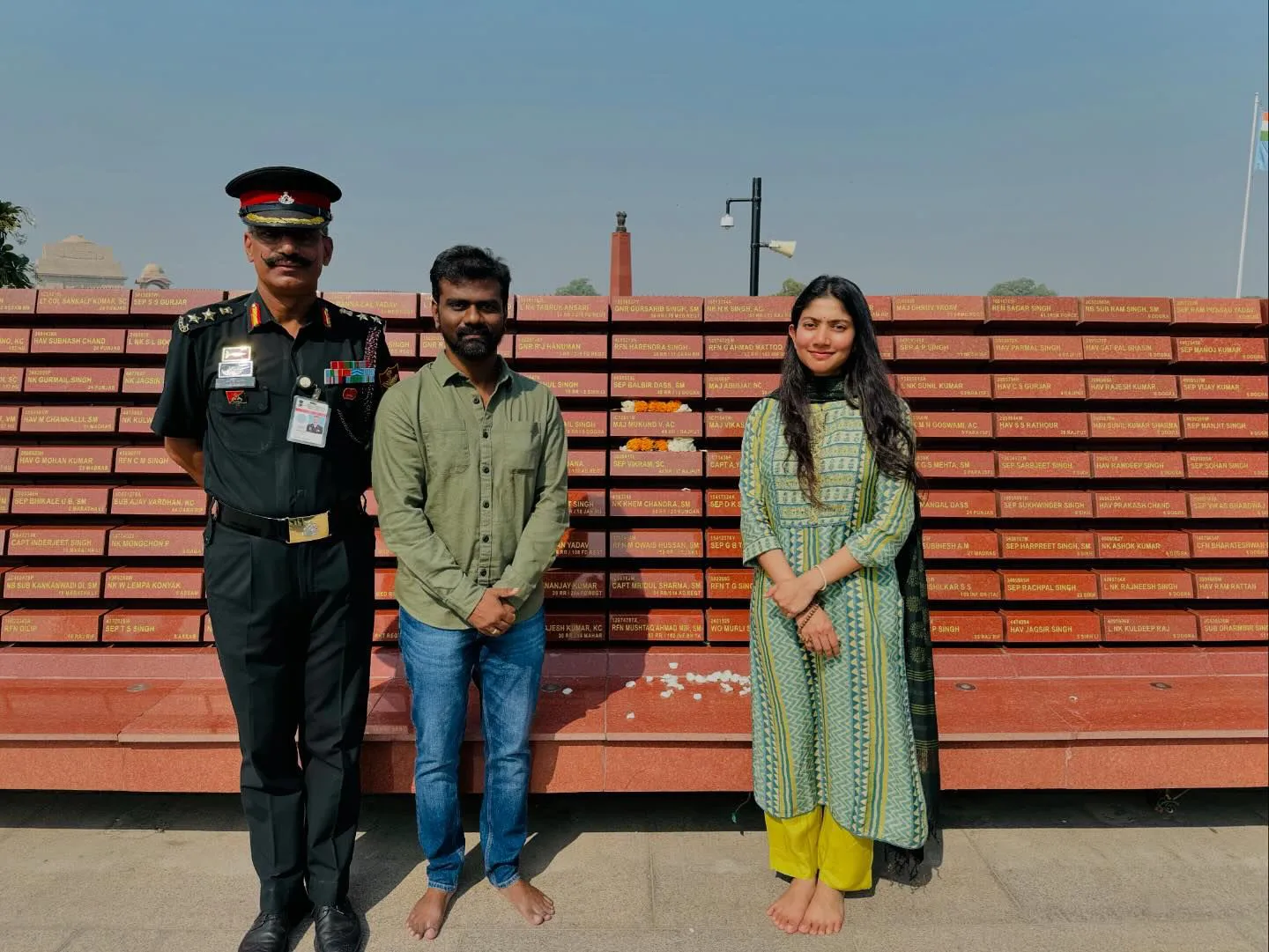 Sai Pallavi Pays Tributes to Major Mukund Varadarajan at National War Memorial