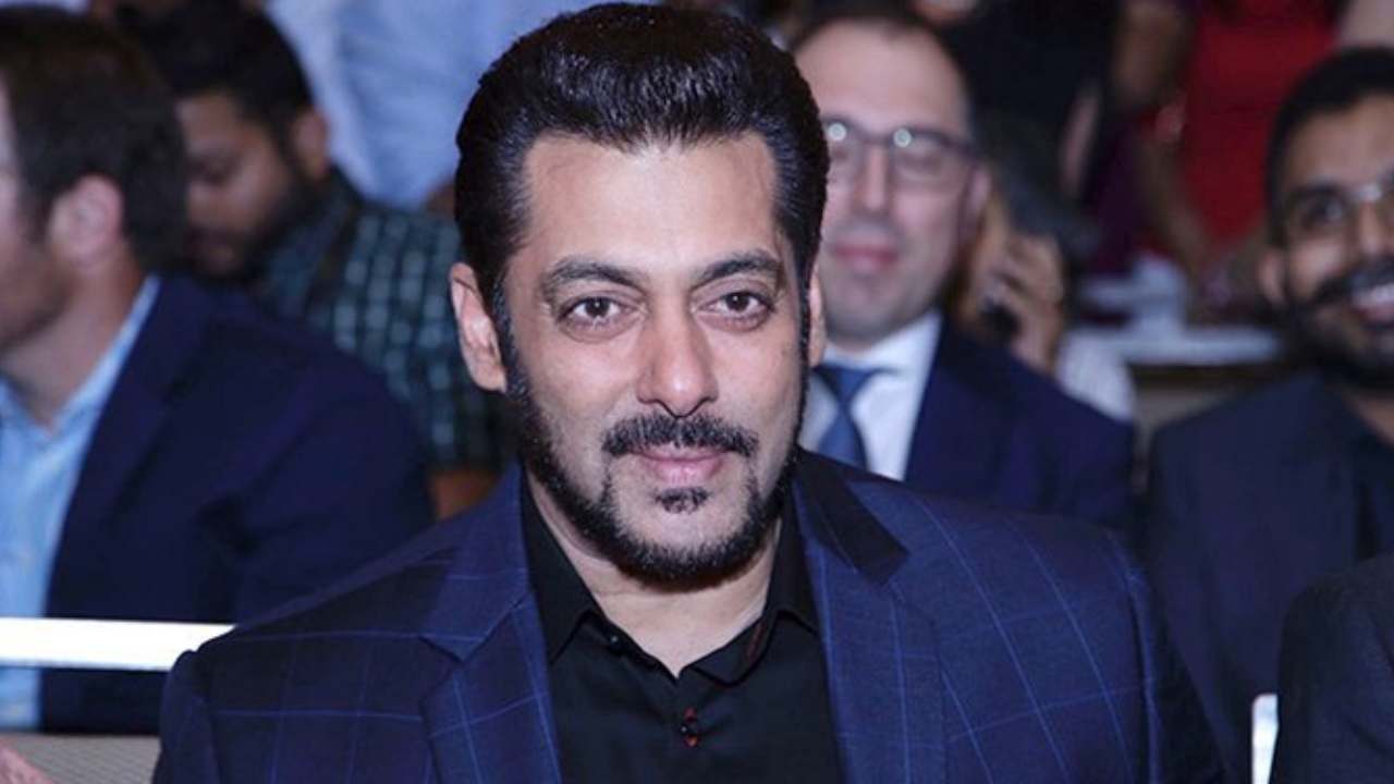 Salman Khan: సల్మాన్ ఖాన్కు మళ్లీ బెదిరింపు.. మేము అడిగింది ఇవ్వకుంటే లేపేస్తామని హెచ్చరిక Salman Khan: సల్మాన్ ఖాన్కు మళ్లీ బెదిరింపు.. మేము అడిగింది ఇవ్వకుంటే లేపేస్తామని హెచ్చరిక