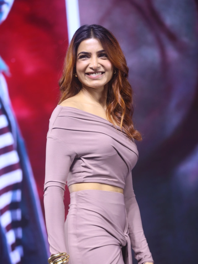 Samantha Stylish Looks