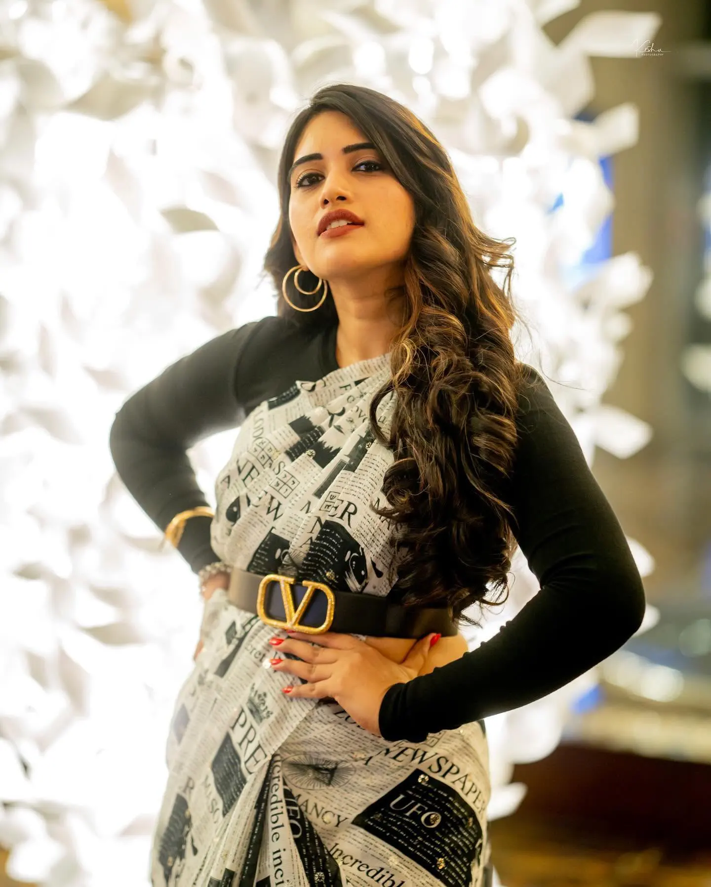 Anchor Sravanthi Chokarapu Delightful Looks in Paper Saree