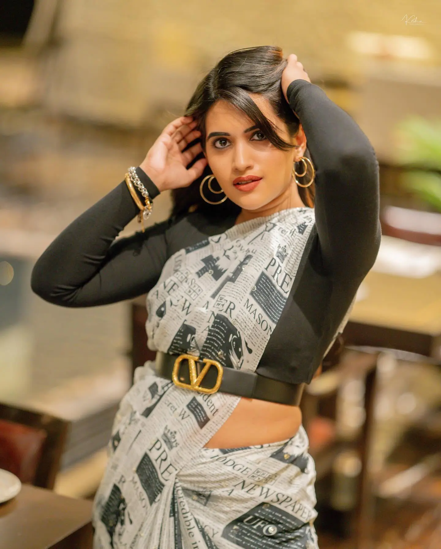 Anchor Sravanthi Chokarapu Delightful Looks in Paper Saree