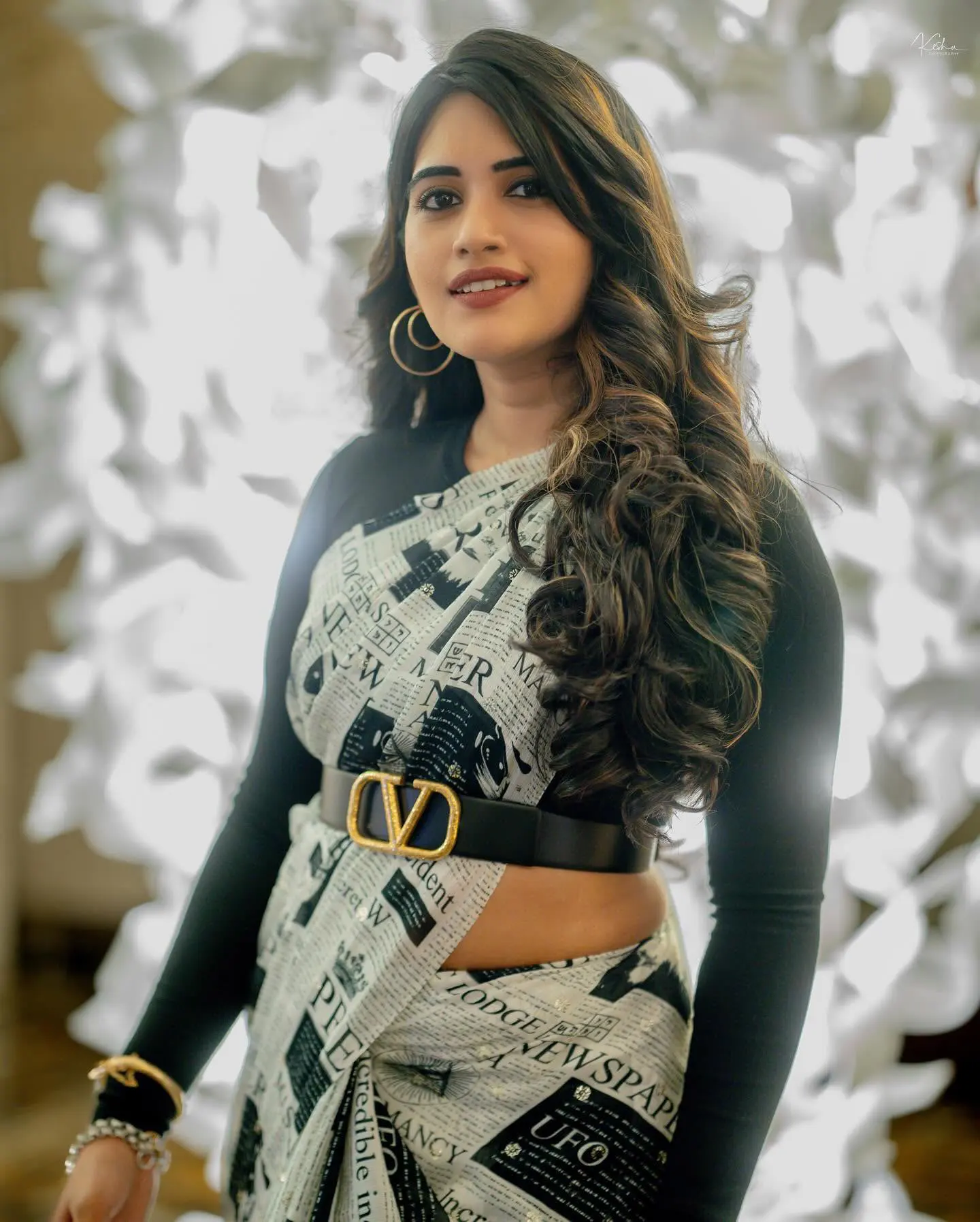 Anchor Sravanthi Chokarapu Delightful Looks in Paper Saree