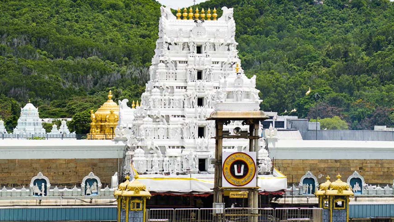 తిరుమలలో తెలంగాణ లీడర్ల లెటర్లు చెల్లేది ఎప్పుడు.! తిరుమలలో తెలంగాణ లీడర్ల లెటర్లు చెల్లేది ఎప్పుడు.!