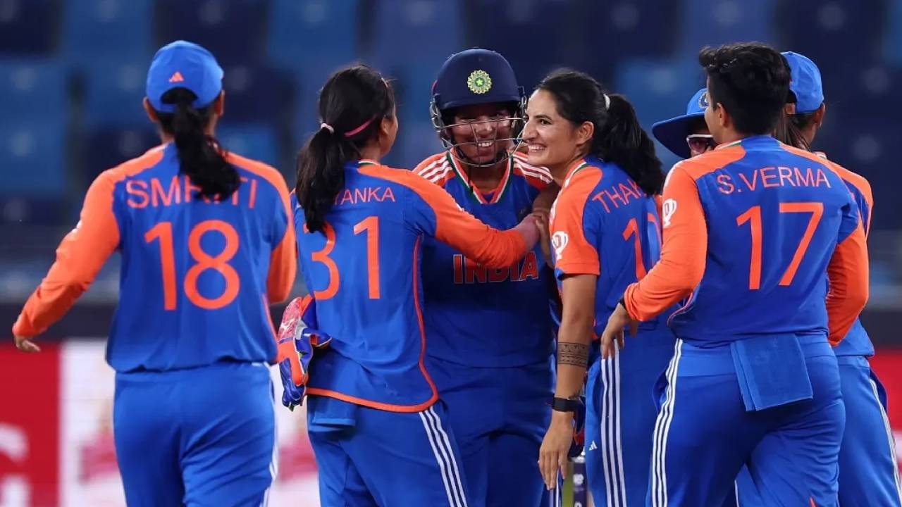 Womens T20 World Cup 2024 : భారత్ సెమీస్ చేరాలంటే.. ఆస్ట్రేలియాపై ఎంత తేడాతో గెలవాలో తెలుసా? ఓడినా అవకాశం ఉందా? Womens T20 World Cup 2024 : భారత్ సెమీస్ చేరాలంటే.. ఆస్ట్రేలియాపై ఎంత తేడాతో గెలవాలో తెలుసా? ఓడినా అవకాశం ఉందా?