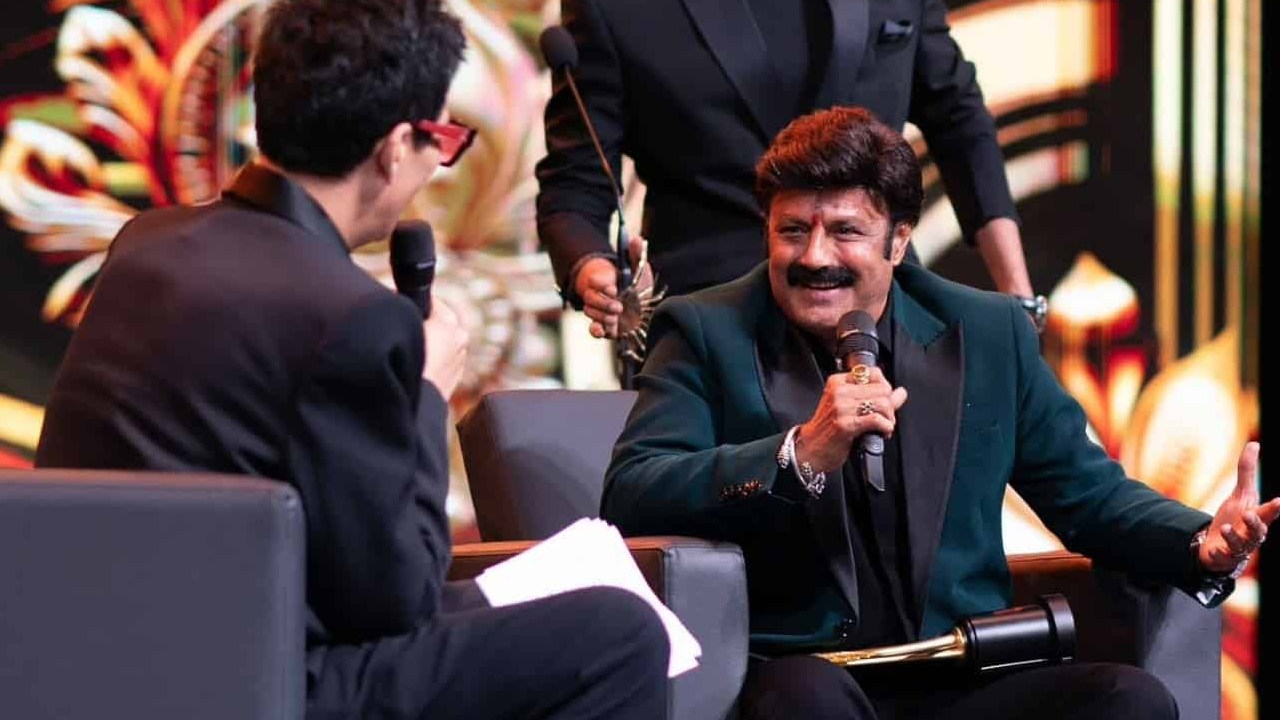 Balakrishna – Karan Johar : ఇదెలా మిస్సయ్యాం రా.. బాలయ్యతో కరణ్ జోహార్ ఇంటర్వ్యూ.. హిందీ పాట పాడిన బాలయ్య.. Balakrishna – Karan Johar : ఇదెలా మిస్సయ్యాం రా.. బాలయ్యతో కరణ్ జోహార్ ఇంటర్వ్యూ.. హిందీ పాట పాడిన బాలయ్య..