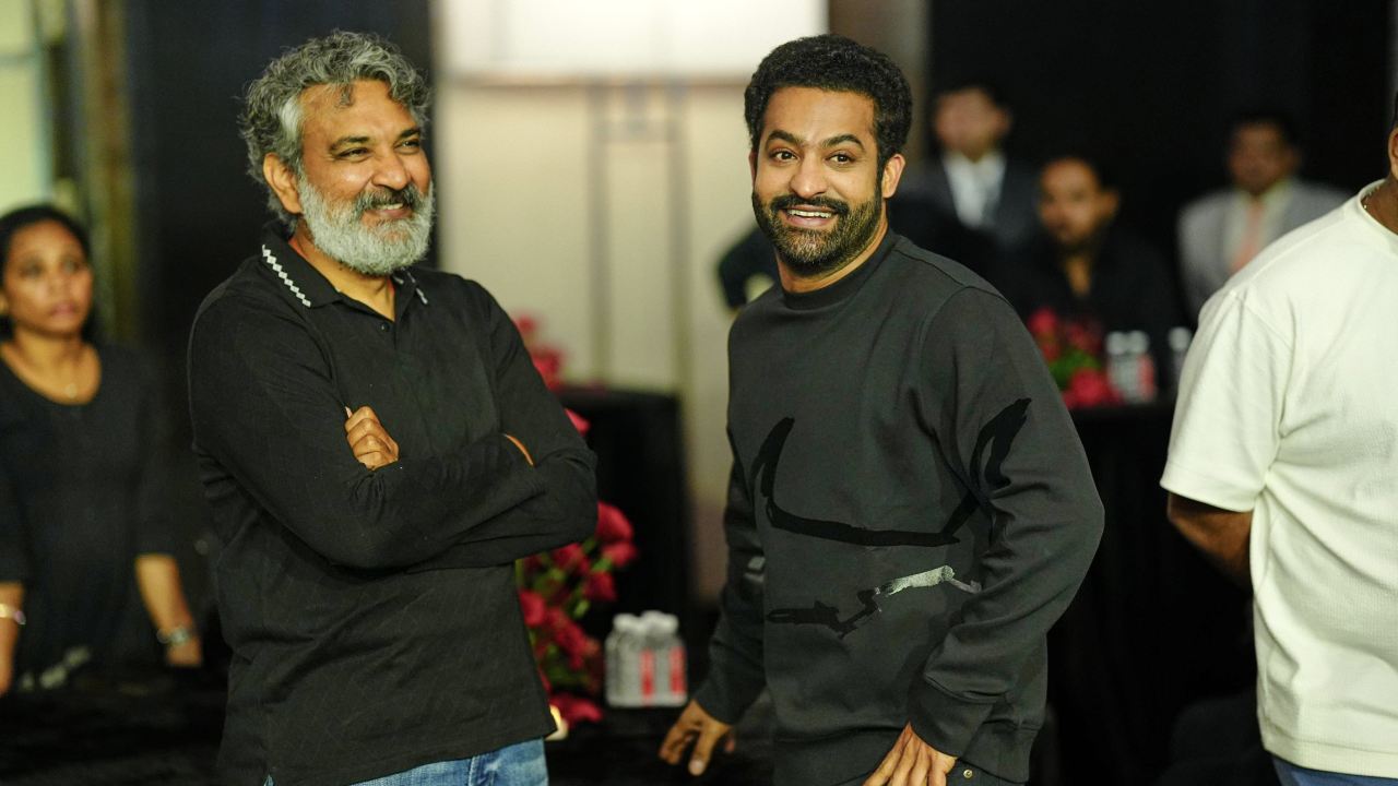 NTR – Rajamouli : మనకి సినిమాలు చేతకాక రాజమౌళిని అంటున్నాం.. రాజమౌళి ఫ్లాప్ సెంటిమెంట్ పై ఎన్టీఆర్ వ్యాఖ్యలు.. NTR – Rajamouli : మనకి సినిమాలు చేతకాక రాజమౌళిని అంటున్నాం.. రాజమౌళి ఫ్లాప్ సెంటిమెంట్ పై ఎన్టీఆర్ వ్యాఖ్యలు..