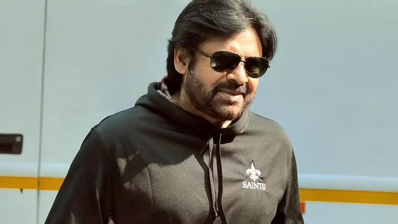 Pawan Kalyan : తమిళ్లో తన ఫేవరేట్ డైరెక్టర్ ఎవరో చెప్పిన పవర్ స్టార్.. వీళ్లిద్దరి కాంబినేషన్లో సినిమా పడితే.. Pawan Kalyan : తమిళ్లో తన ఫేవరేట్ డైరెక్టర్ ఎవరో చెప్పిన పవర్ స్టార్.. వీళ్లిద్దరి కాంబినేషన్లో సినిమా పడితే..