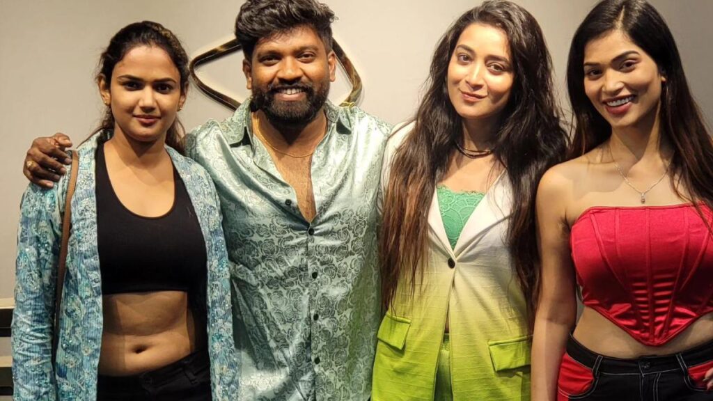 Roll Rida Special Photo with Ariyana Glory Bhanu Sri Subhashree goes Viral 