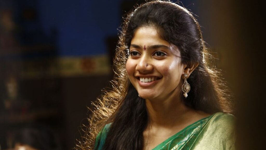 Sai Pallavi calls a Hero as Brother in Career Beginning now worked with That Hero