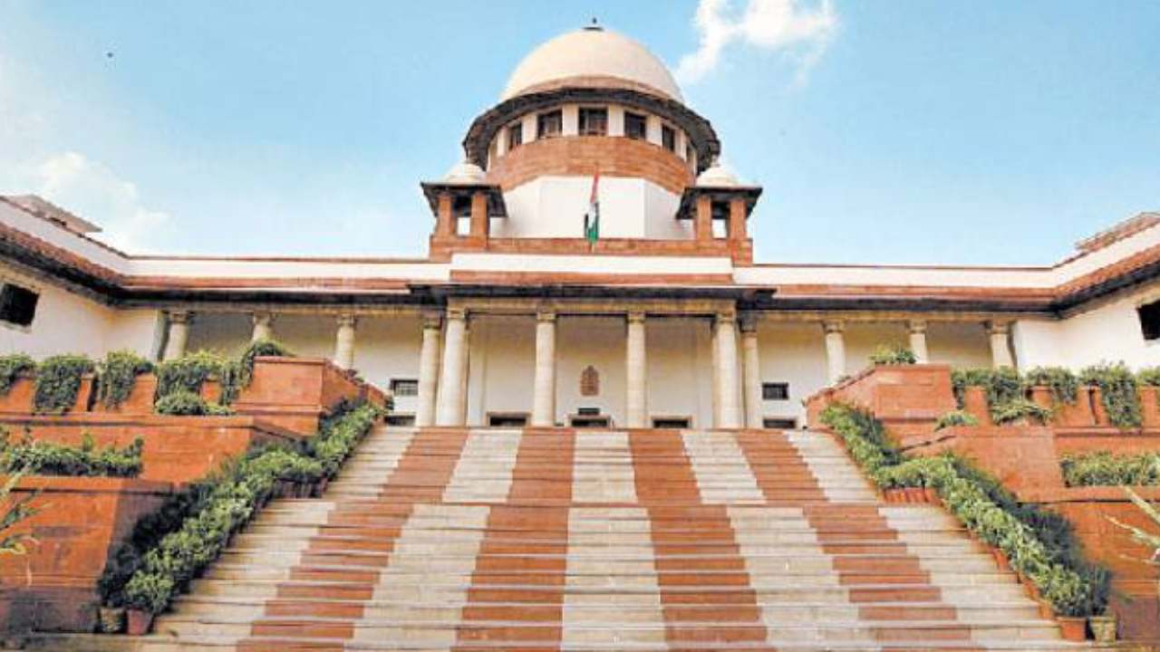 Supreme Court: గ్రూప్-1 పరీక్షకు లైన్ క్లియర్.. మధ్యంతర ఉత్తర్వులు ఇచ్చేందుకు సుప్రీంకోర్టు నిరాకరణ Supreme Court: గ్రూప్-1 పరీక్షకు లైన్ క్లియర్.. మధ్యంతర ఉత్తర్వులు ఇచ్చేందుకు సుప్రీంకోర్టు నిరాకరణ
