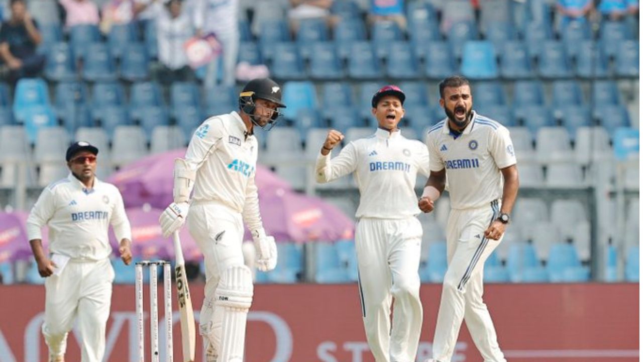 India vs New Zealand: న్యూజిలాండ్కు ఆదిలోనే ఎదురుదెబ్బ India vs New Zealand: న్యూజిలాండ్కు ఆదిలోనే ఎదురుదెబ్బ