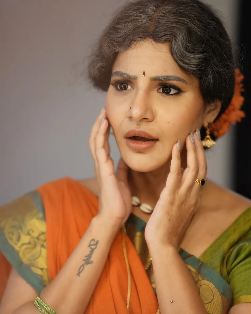 Ashu Reddy Shares Old Getup Photos goes Viral 
