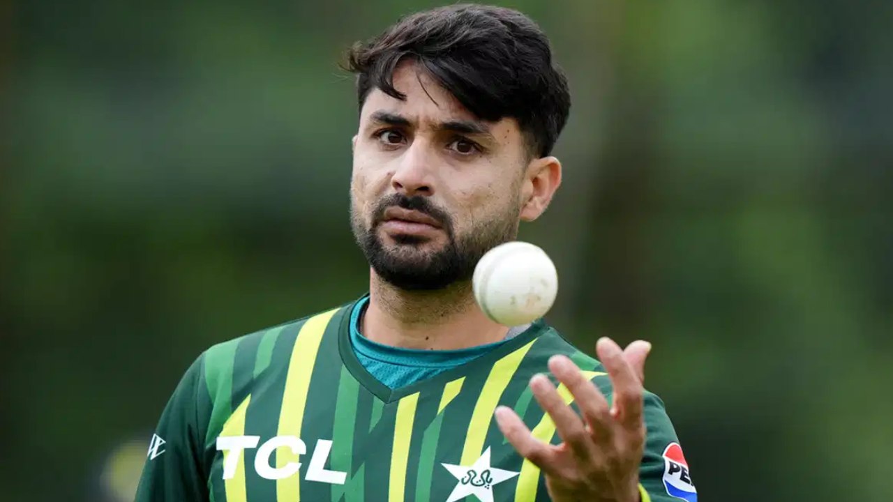 PAK vs ZIM : అరంగ్రేట మ్యాచ్లో పాక్ బౌలర్ అరుదైన ఘనత.. PAK vs ZIM : అరంగ్రేట మ్యాచ్లో పాక్ బౌలర్ అరుదైన ఘనత..