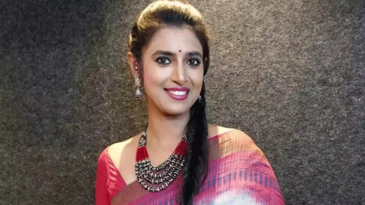 Actress Kasthuri : తెలుగు వారిపై వివాదాస్పద వ్యాఖ్యలు.. నటి కస్తూరిపై కేసు నమోదు.. Actress Kasthuri : తెలుగు వారిపై వివాదాస్పద వ్యాఖ్యలు.. నటి కస్తూరిపై కేసు నమోదు..