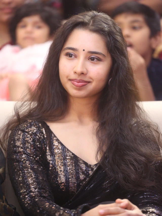 Annanya Krishnan Stunning Looks in Saree