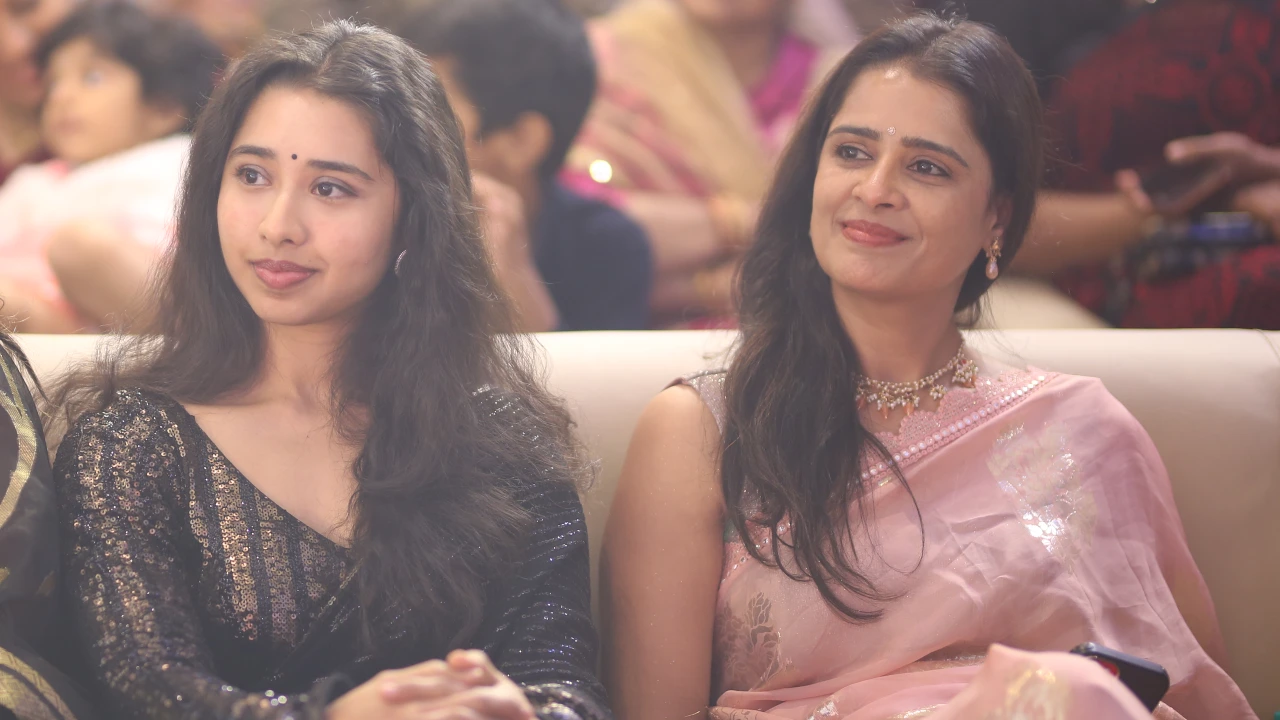 Annanya Krishnan Stunning Looks in Saree