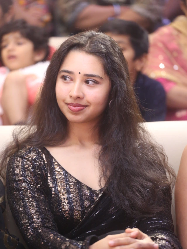 Annanya Krishnan Stunning Looks in Saree