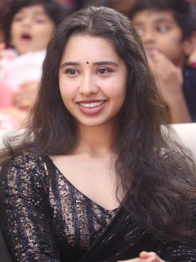 Annanya Krishnan Stunning Looks in Saree