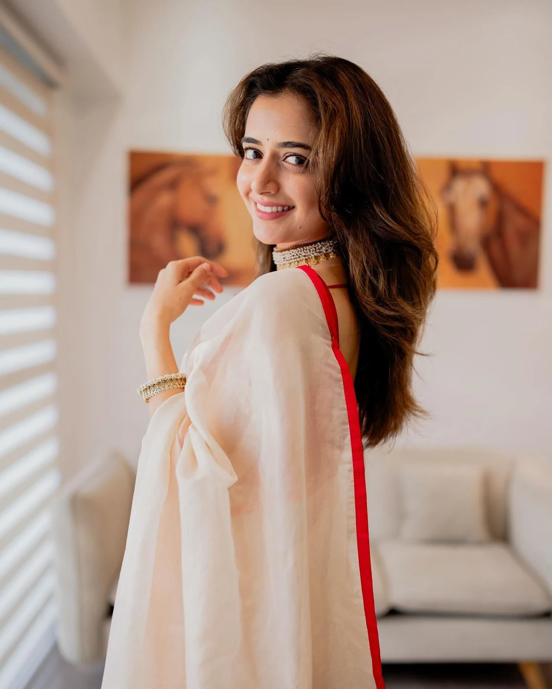 Ashika Ranganath Stunning Beauty in Saree