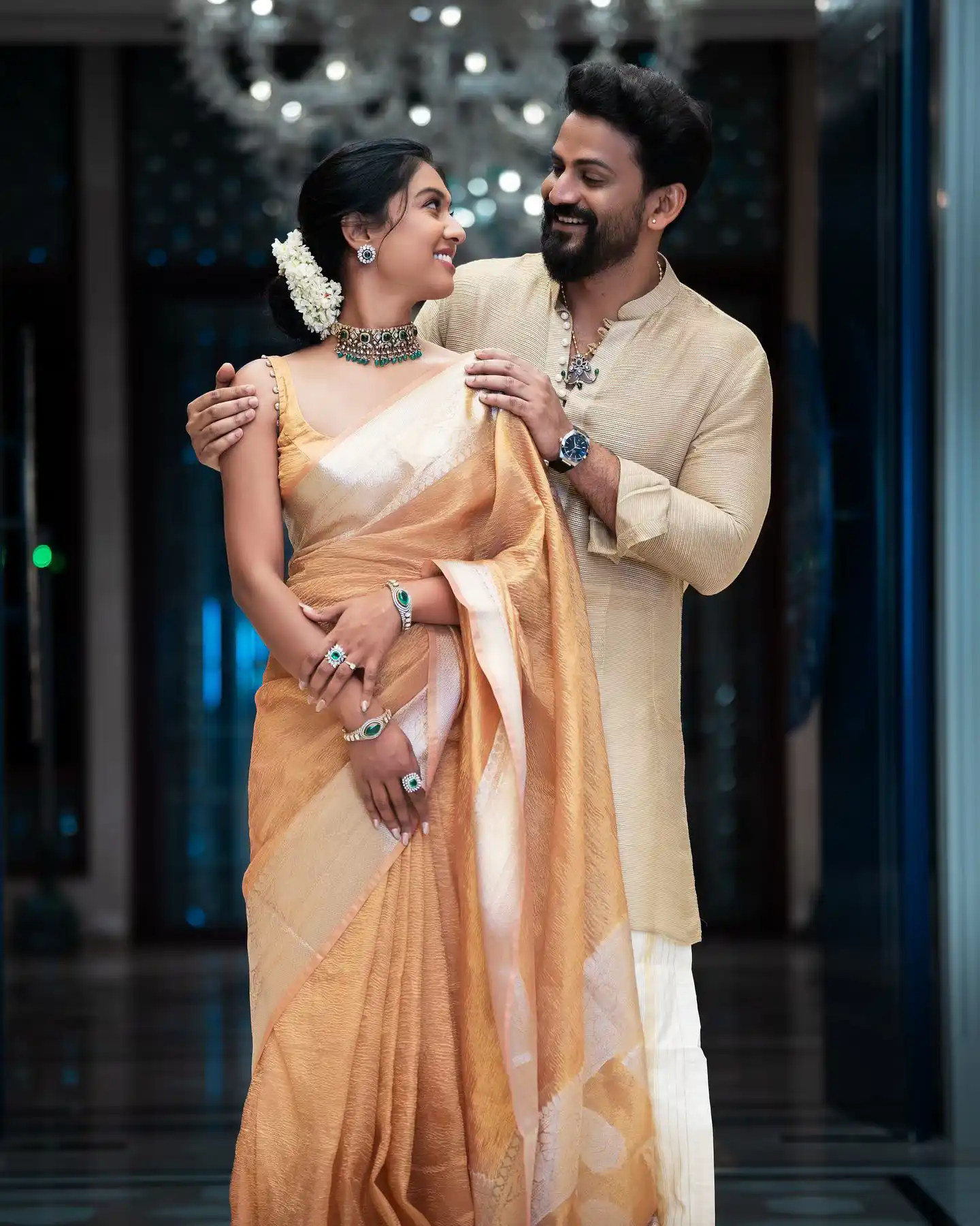 Daali Dhananjaya Shares Photos with his Girlfriend