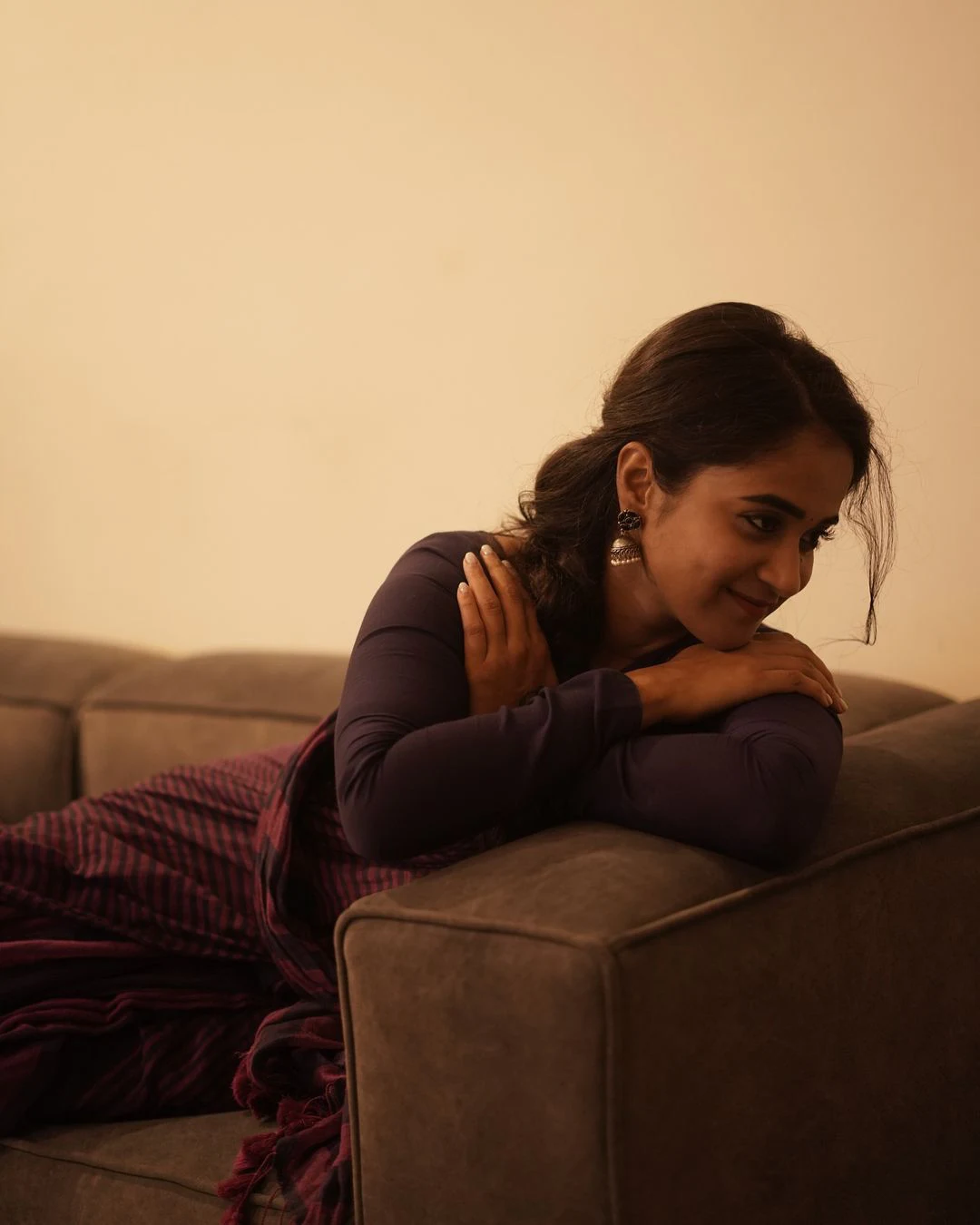 Deepthi Sunaina Stunning Looks in Saree