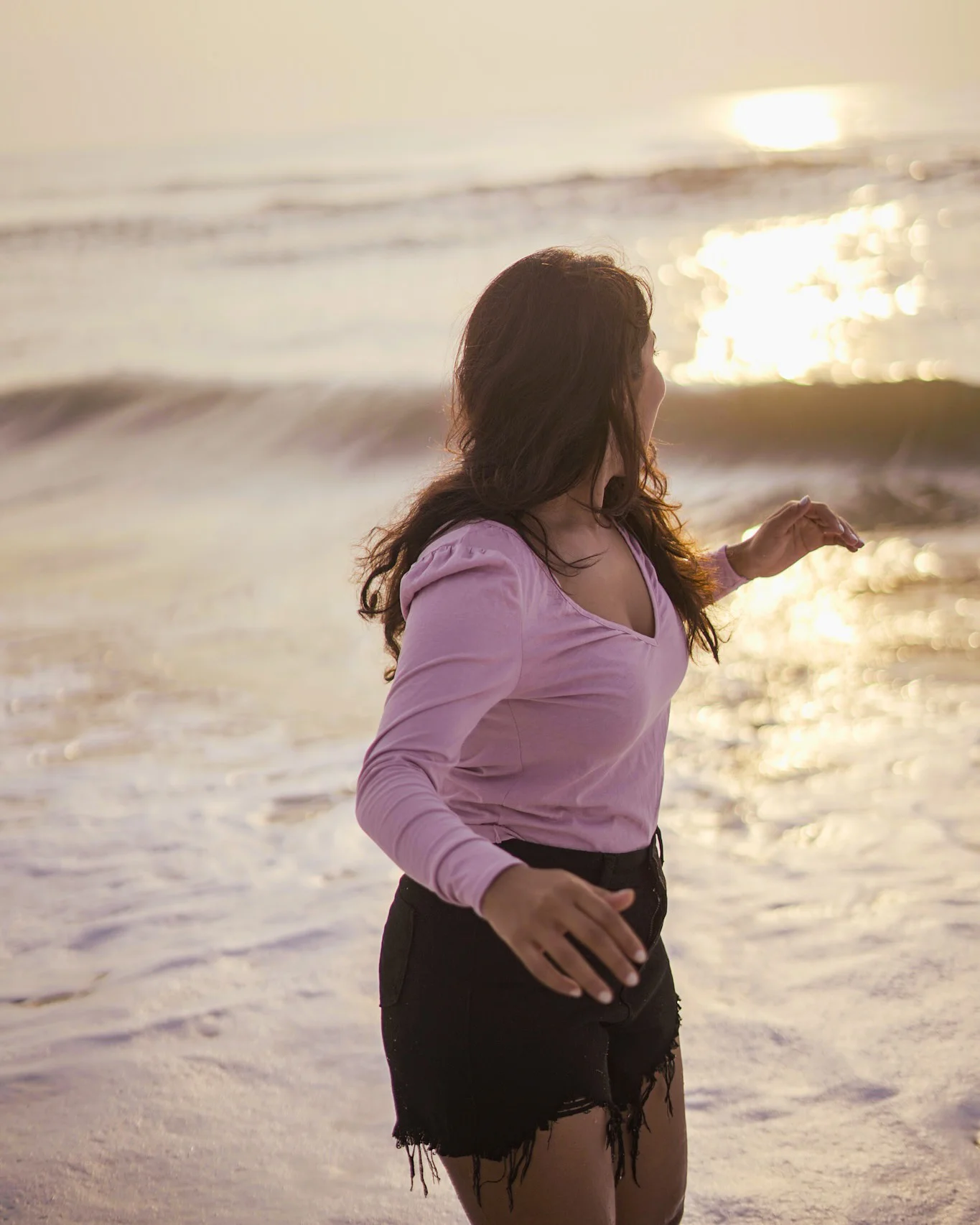 Deepthi Sunaina Enjoying in Chennai Beach