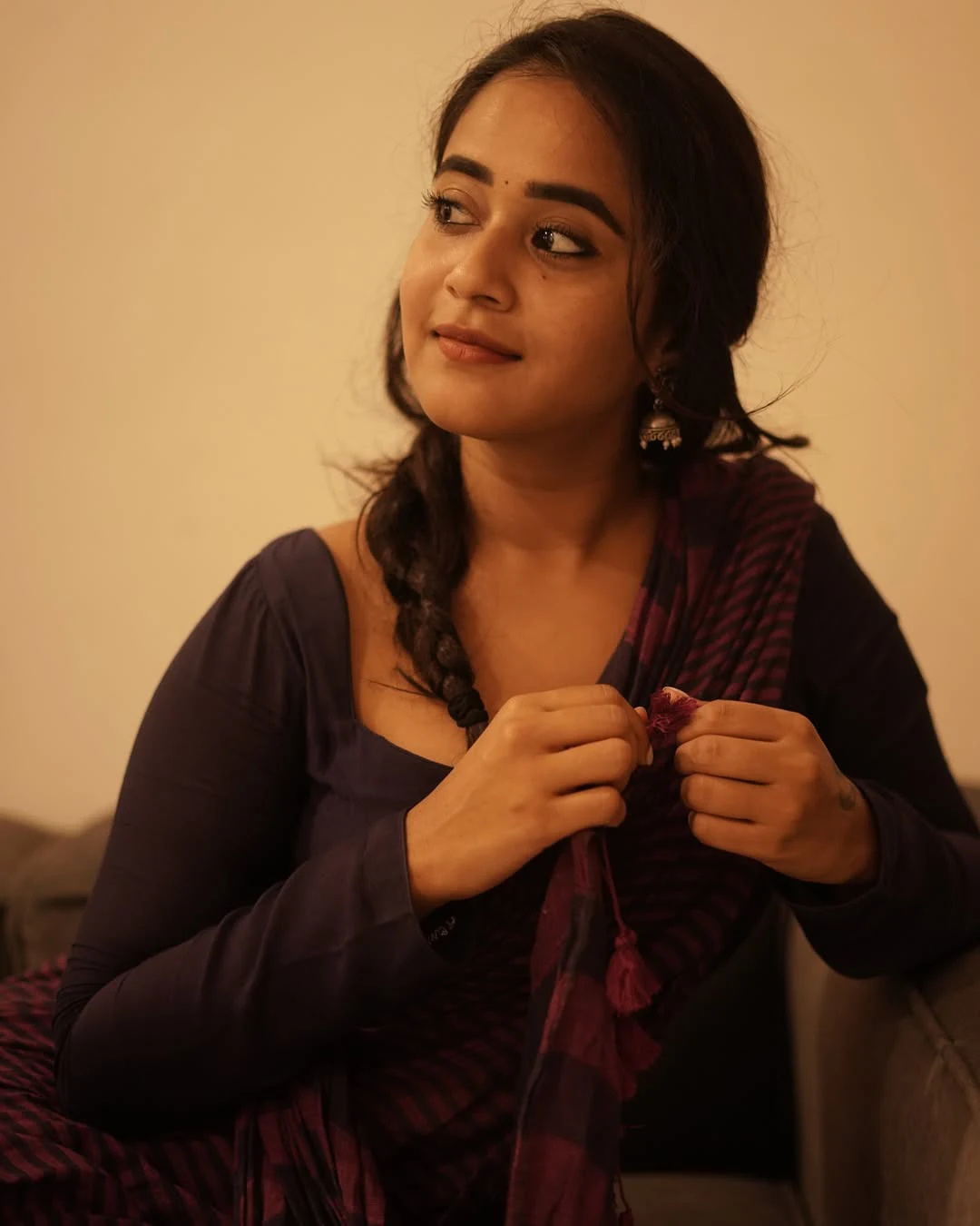 Deepthi Sunaina Stunning Looks in Saree