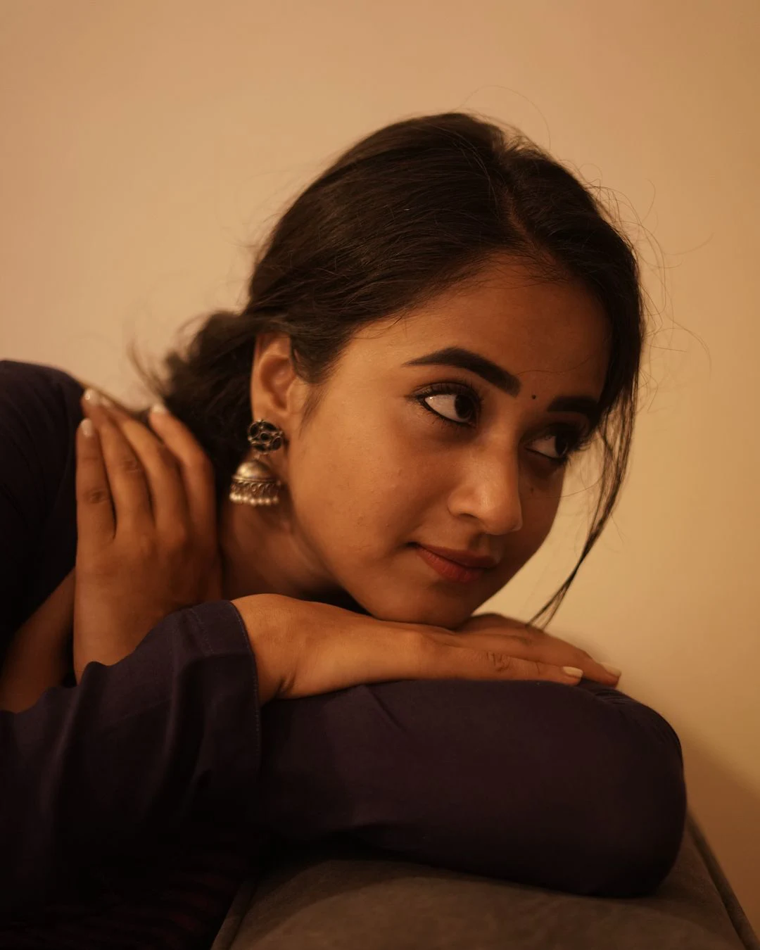 Deepthi Sunaina Stunning Looks in Saree