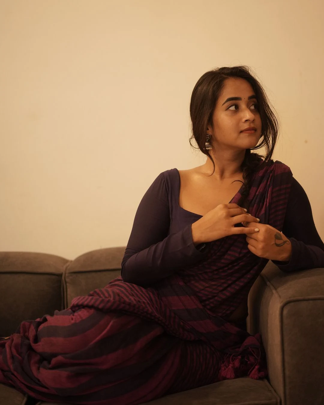 Deepthi Sunaina Stunning Looks in Saree