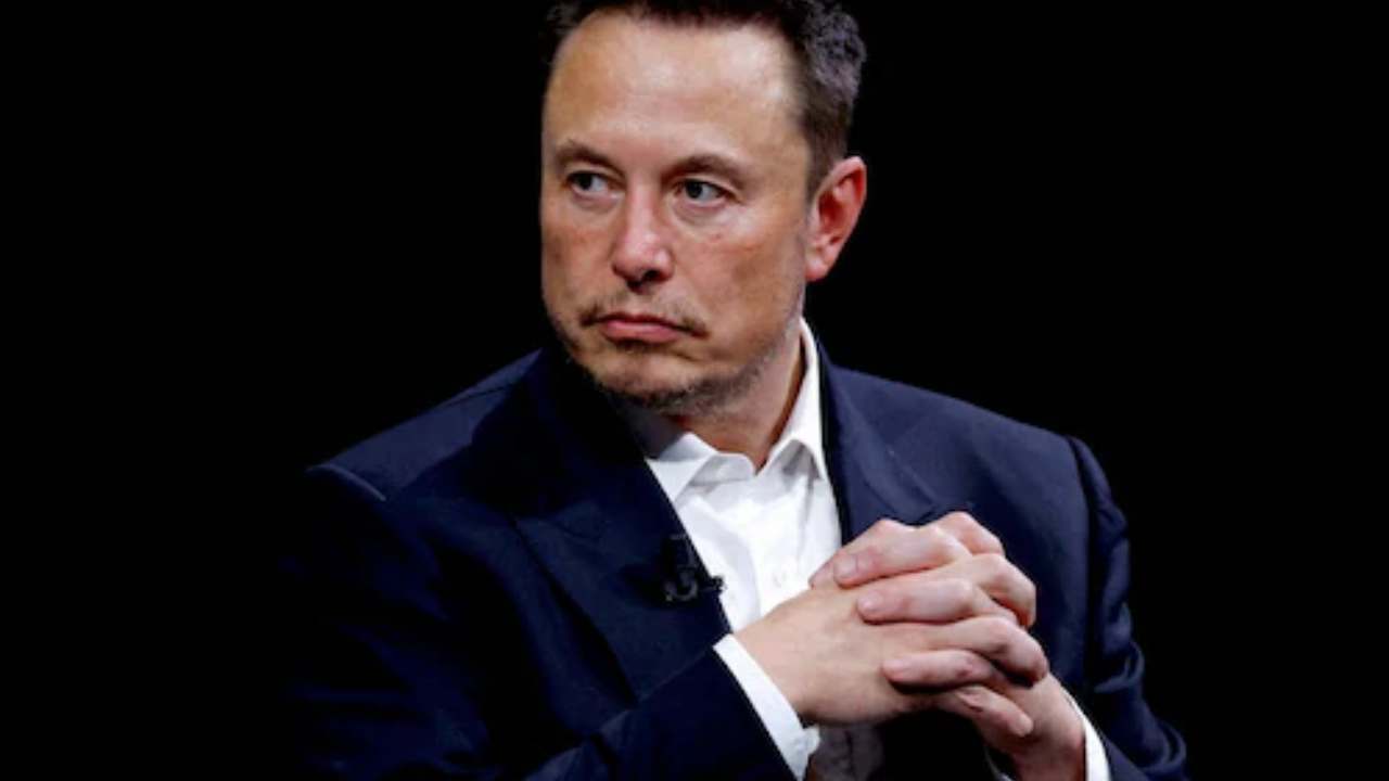 Elon Musk: అమెరికాలో ఎన్నికల ఫలితాల వేళ.. ఎలాన్ మస్క్ మోసం చేశాడంటూ కోర్టులో దావా Elon Musk: అమెరికాలో ఎన్నికల ఫలితాల వేళ.. ఎలాన్ మస్క్ మోసం చేశాడంటూ కోర్టులో దావా