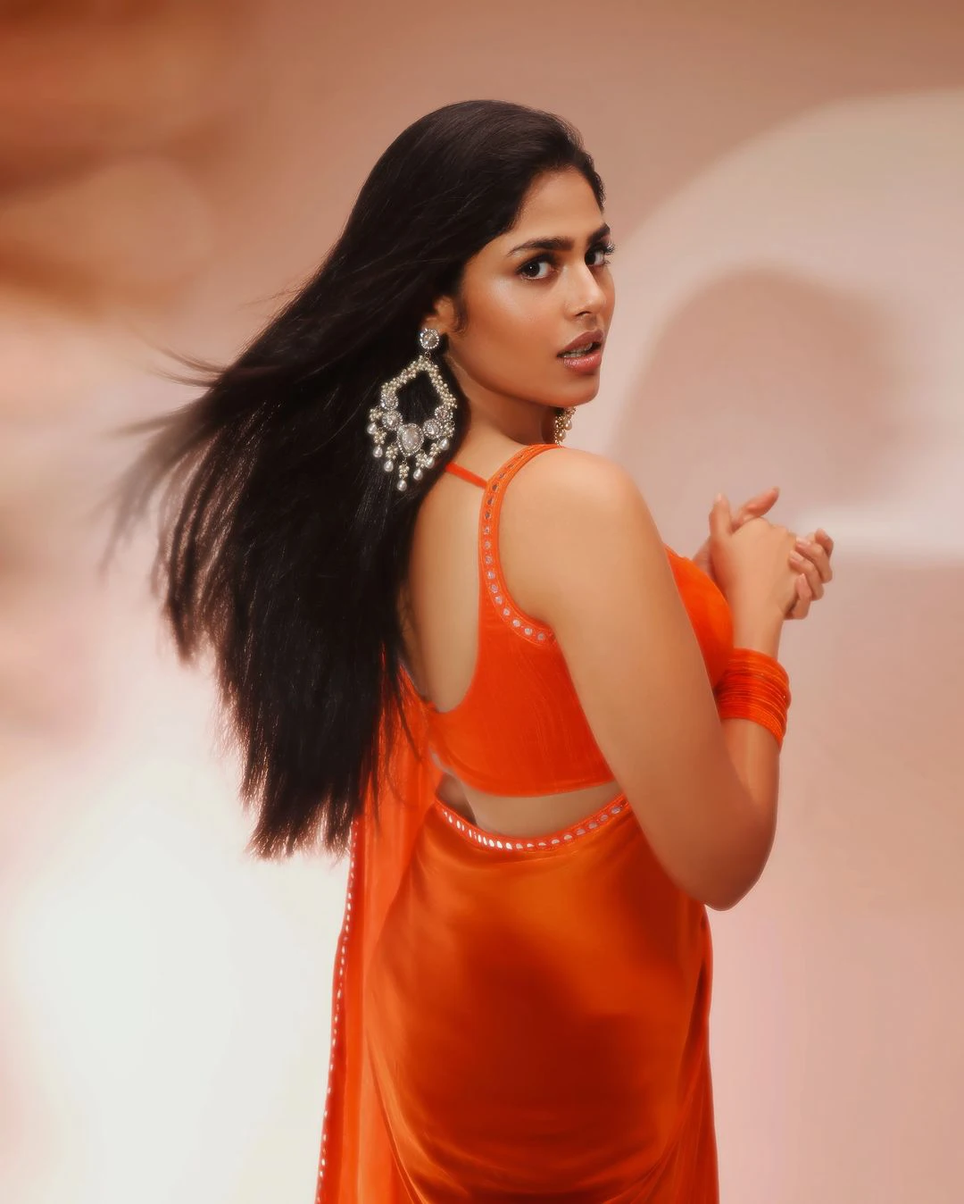 Faria Abdullah Sizzling Photos in Saree