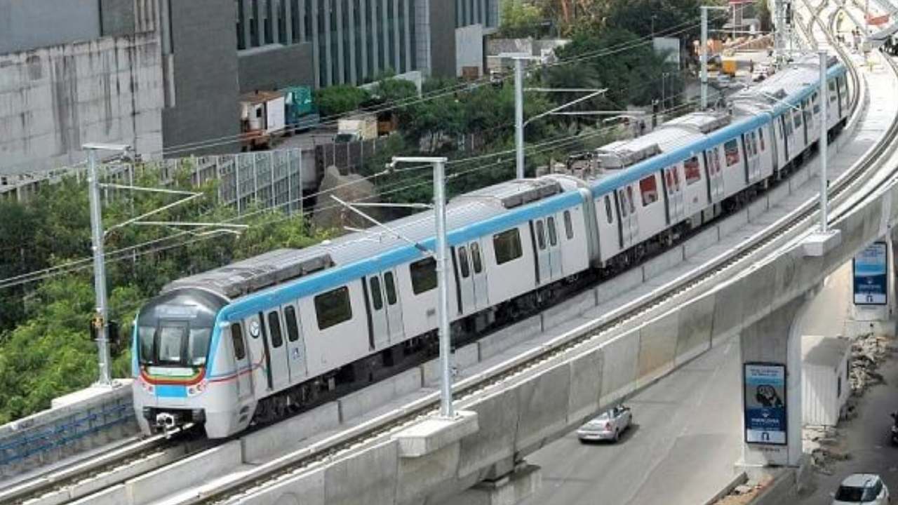 Hyderabad metro: గుడ్న్యూస్.. హైదరాబాద్ నార్త్ సిటీ వైపు మెట్రో విస్తరణ.. రేవంత్ కీలక నిర్ణయం Hyderabad metro: గుడ్న్యూస్.. హైదరాబాద్ నార్త్ సిటీ వైపు మెట్రో విస్తరణ.. రేవంత్ కీలక నిర్ణయం