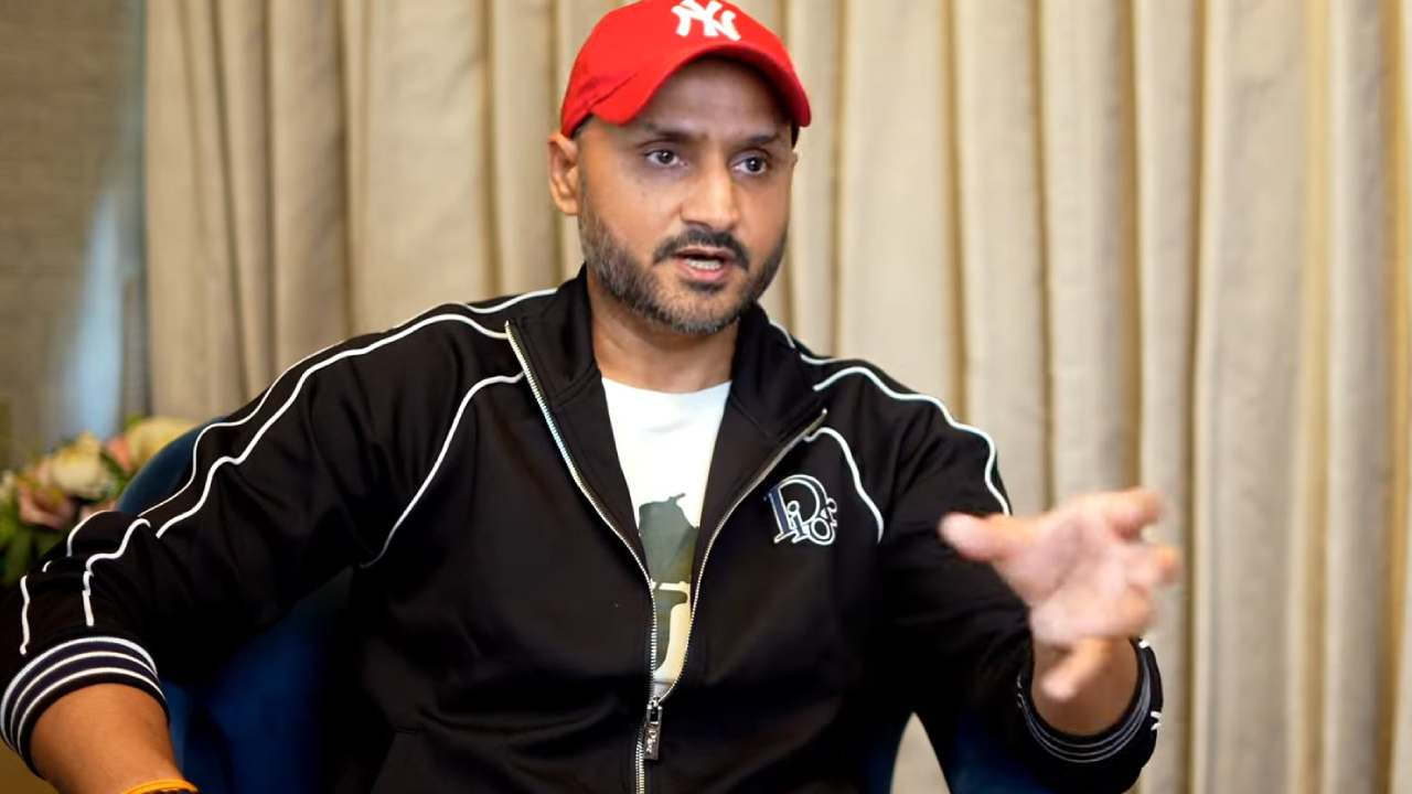 AUS Vs IND: రోహిత్ శర్మ కెప్టెన్సీపై గవాస్కర్ కీలక వ్యాఖ్యలు.. హర్భజన్ సింగ్ రియాక్షన్ AUS Vs IND: రోహిత్ శర్మ కెప్టెన్సీపై గవాస్కర్ కీలక వ్యాఖ్యలు.. హర్భజన్ సింగ్ రియాక్షన్