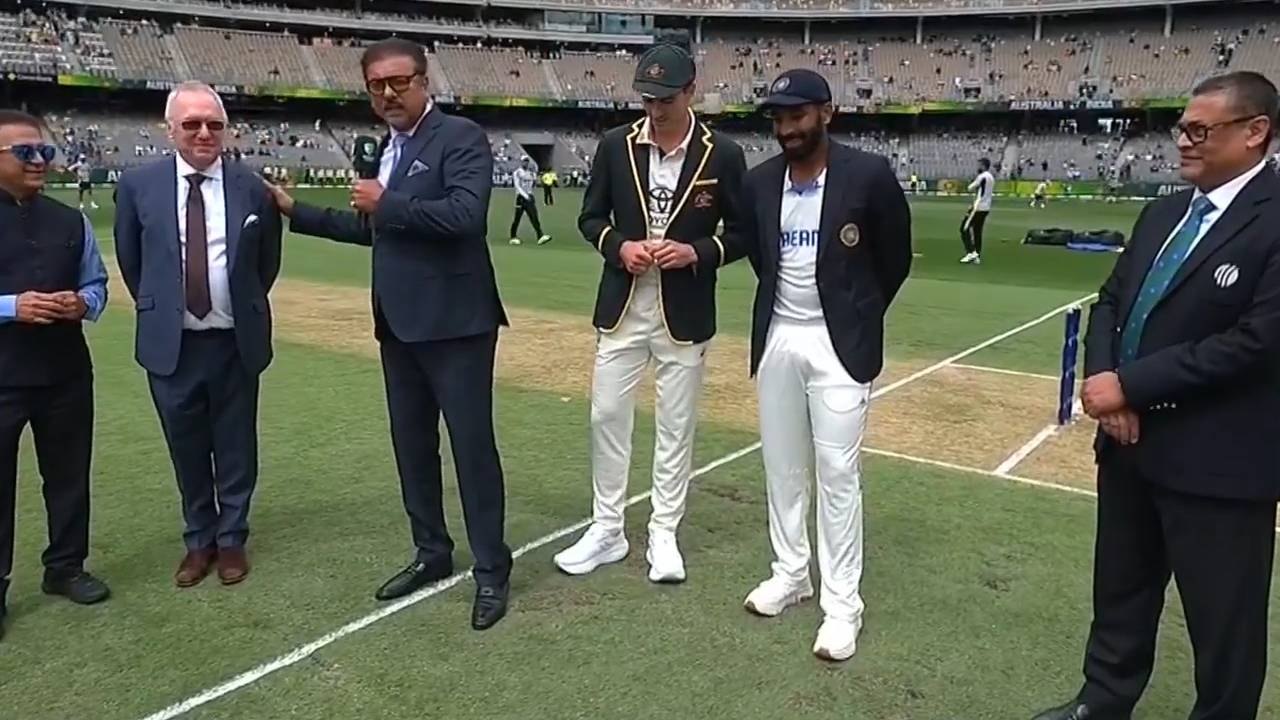 IND vs AUS 1st Test : పెర్త్ టెస్టులో టాస్ గెలిచిన భారత్ జట్టు.. నితీశ్ రెడ్డికి తుది జట్టులో చోటు IND vs AUS 1st Test : పెర్త్ టెస్టులో టాస్ గెలిచిన భారత్ జట్టు.. నితీశ్ రెడ్డికి తుది జట్టులో చోటు