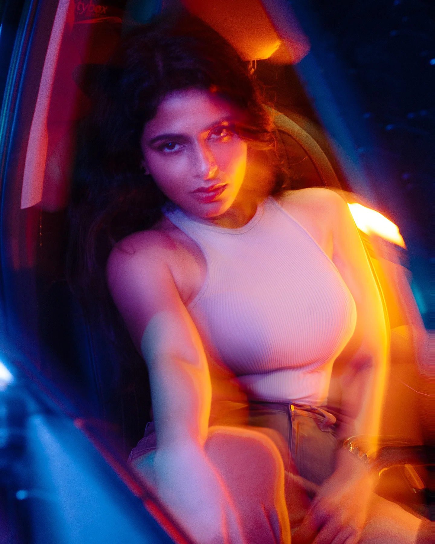 Iswarya Menon Sizzling Photos