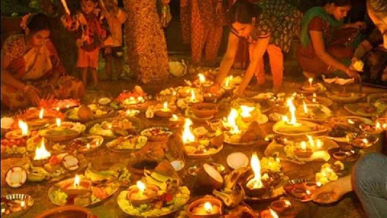 Karthika Masam: కార్తికమాస తొలి సోమవారం.. ఆలయాలకు పోటెత్తిన భక్తులు Karthika Masam: కార్తికమాస తొలి సోమవారం.. ఆలయాలకు పోటెత్తిన భక్తులు