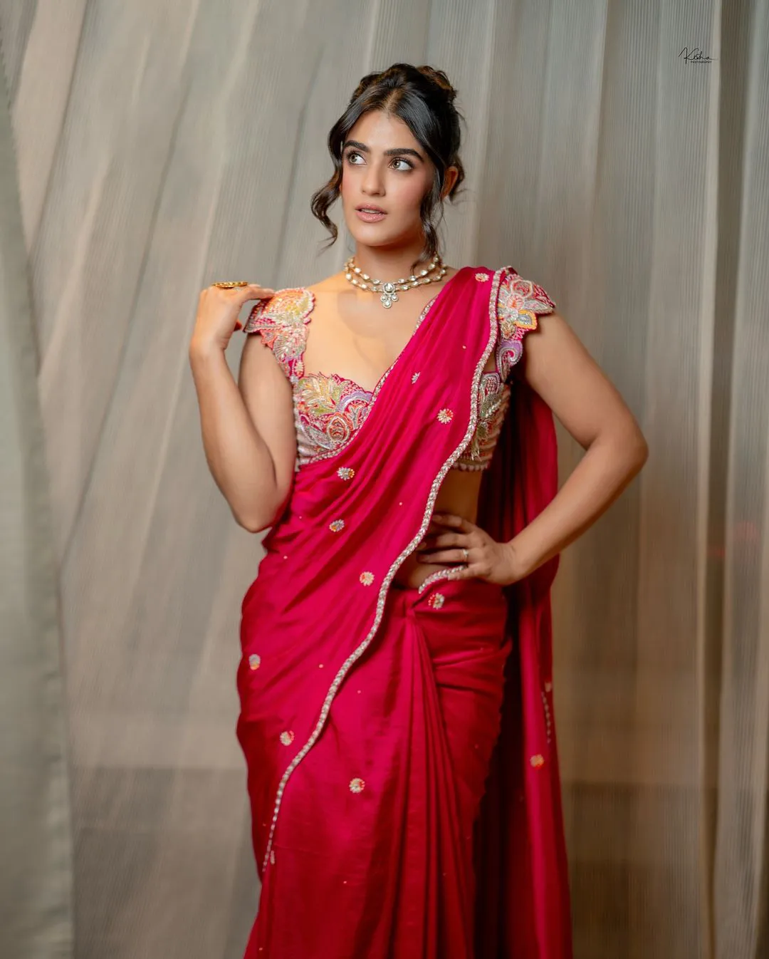 Kavya Thapar Stunning Looks in Saree