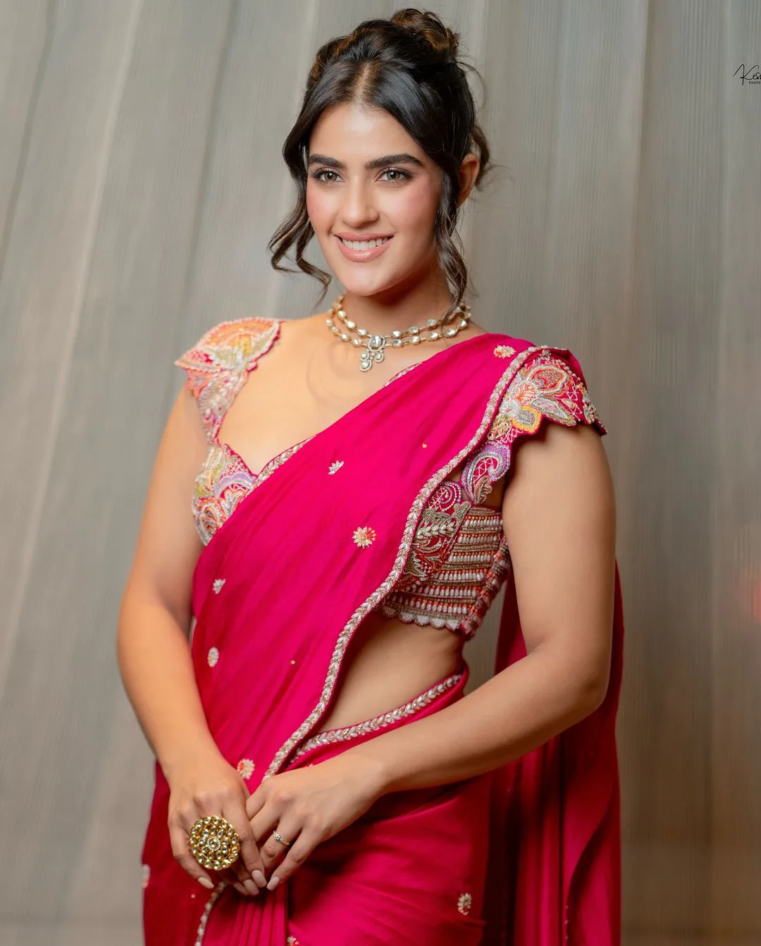 Kavya Thapar Stunning Looks in Saree