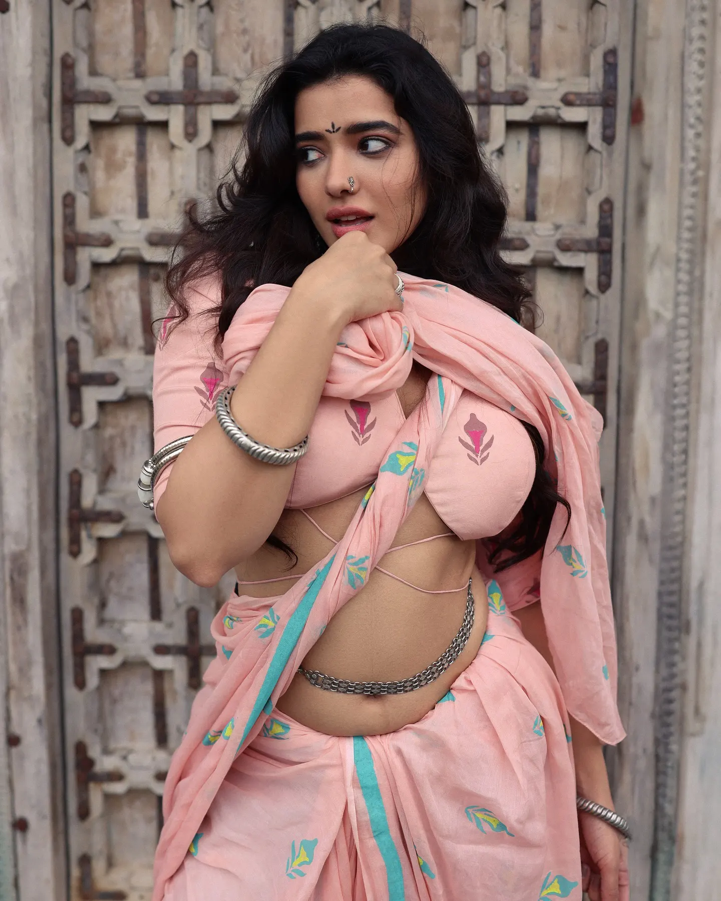Ketika Sharma Sizzling Photos in Saree