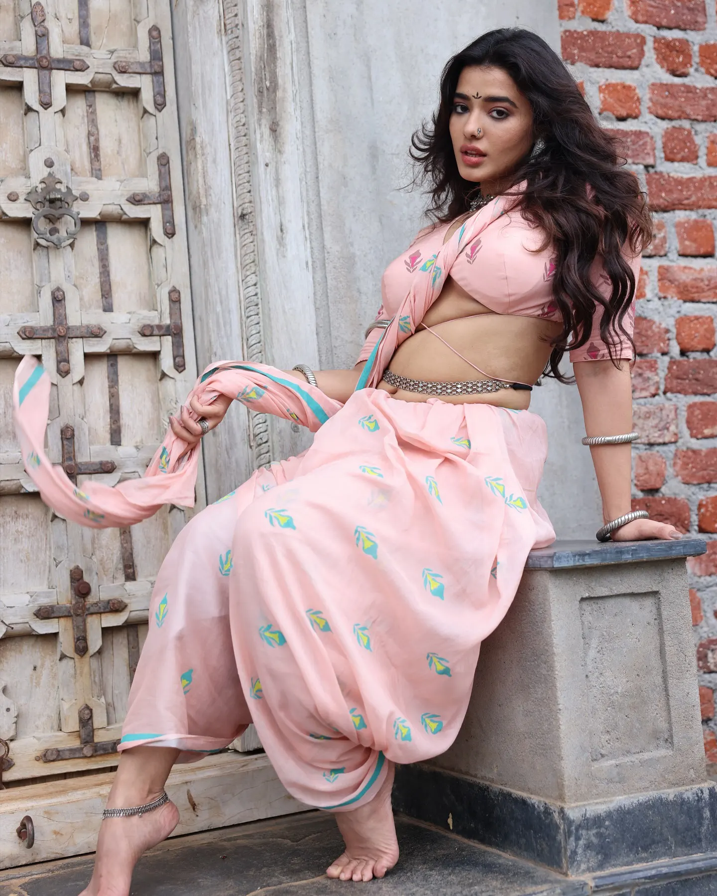 Ketika Sharma Sizzling Photos in Saree