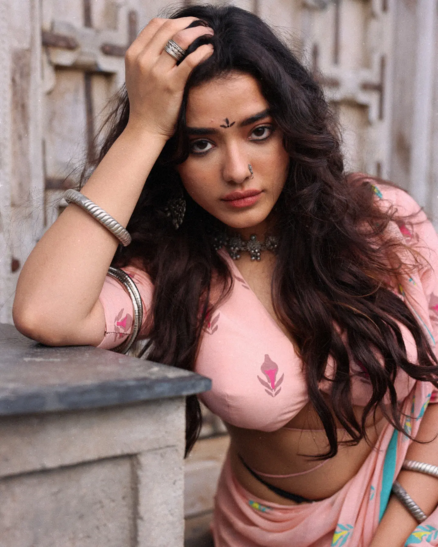 Ketika Sharma Sizzling Photos in Saree