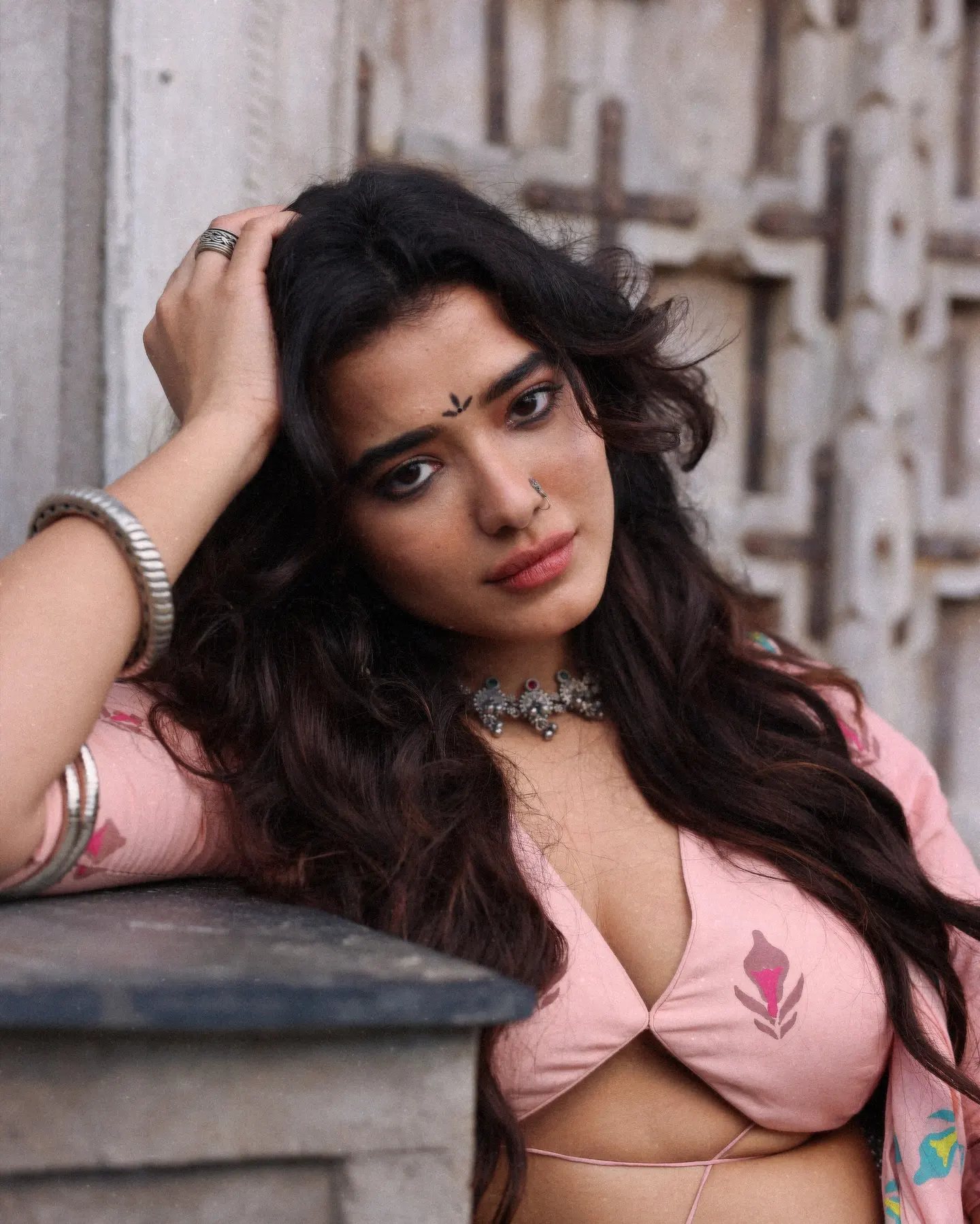 Ketika Sharma Sizzling Photos in Saree