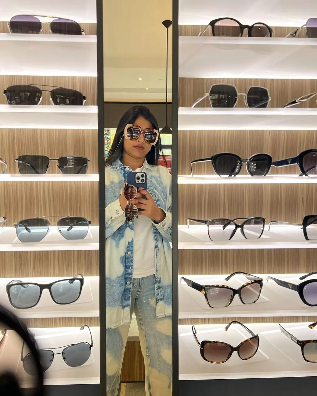 Mangli Enjoying Vacation in America