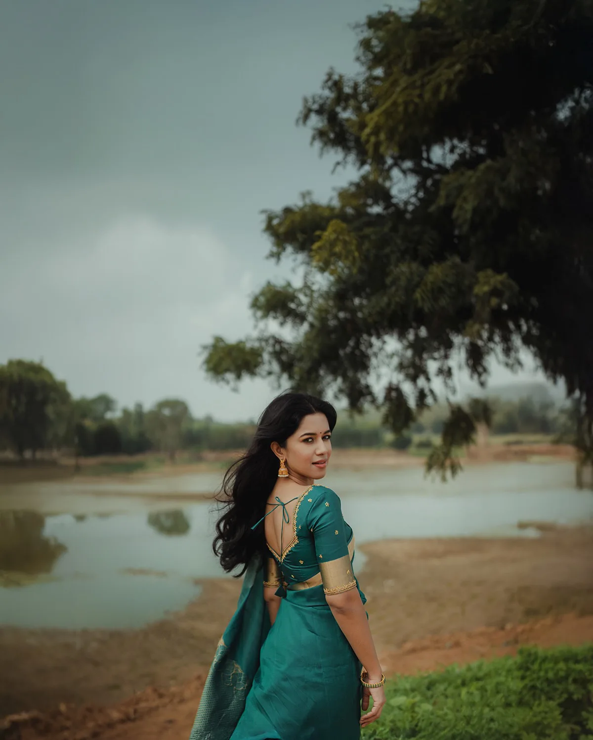 Mirnalini Ravi Melting Hearts with Saree Looks