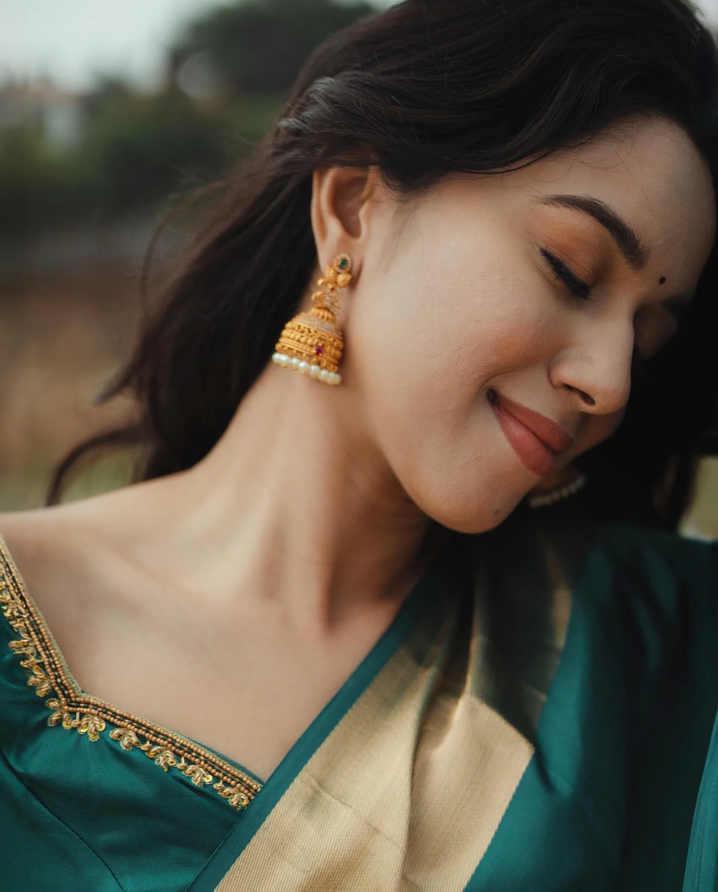 Mirnalini Ravi Melting Hearts with Saree Looks