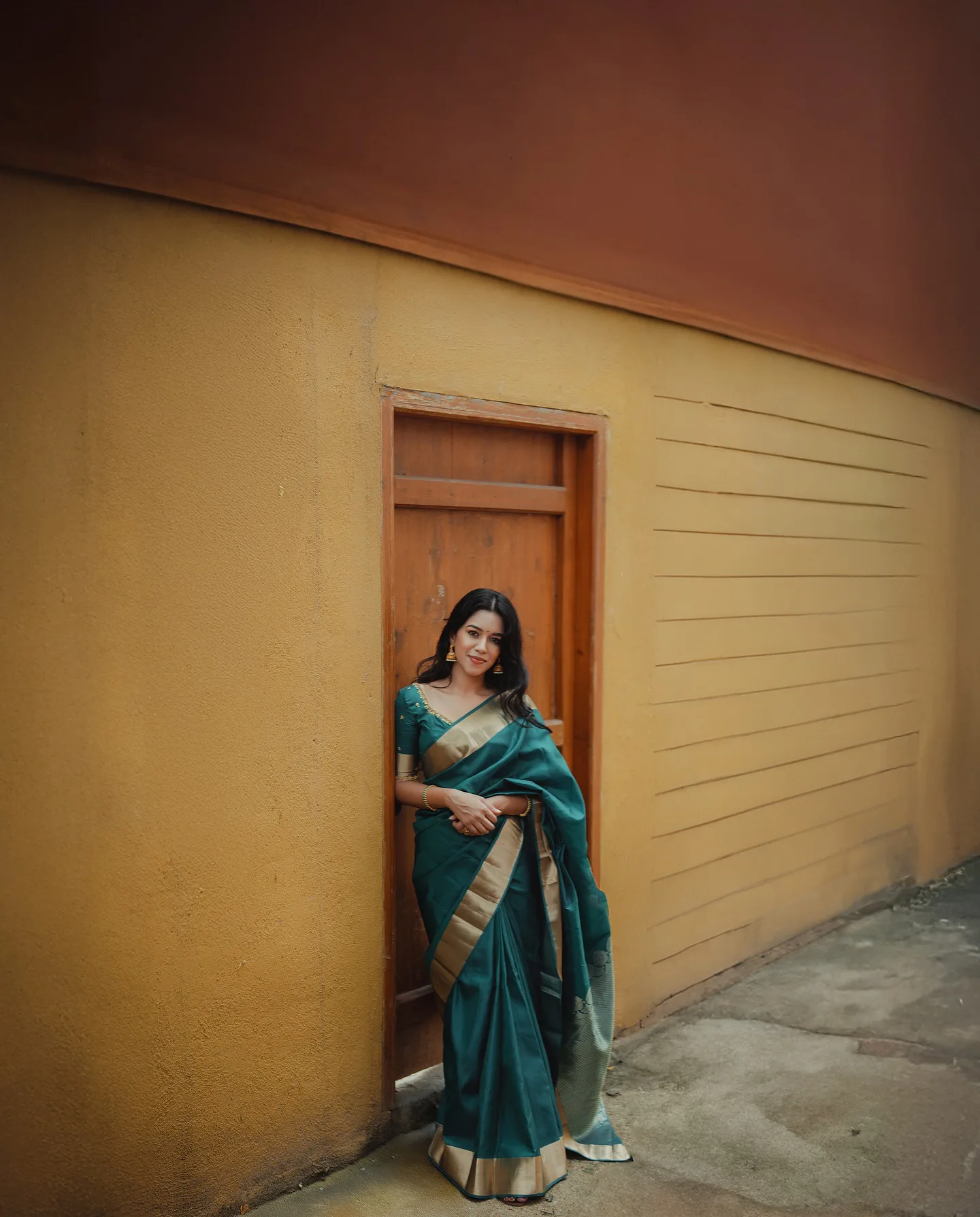 Mirnalini Ravi Melting Hearts with Saree Looks