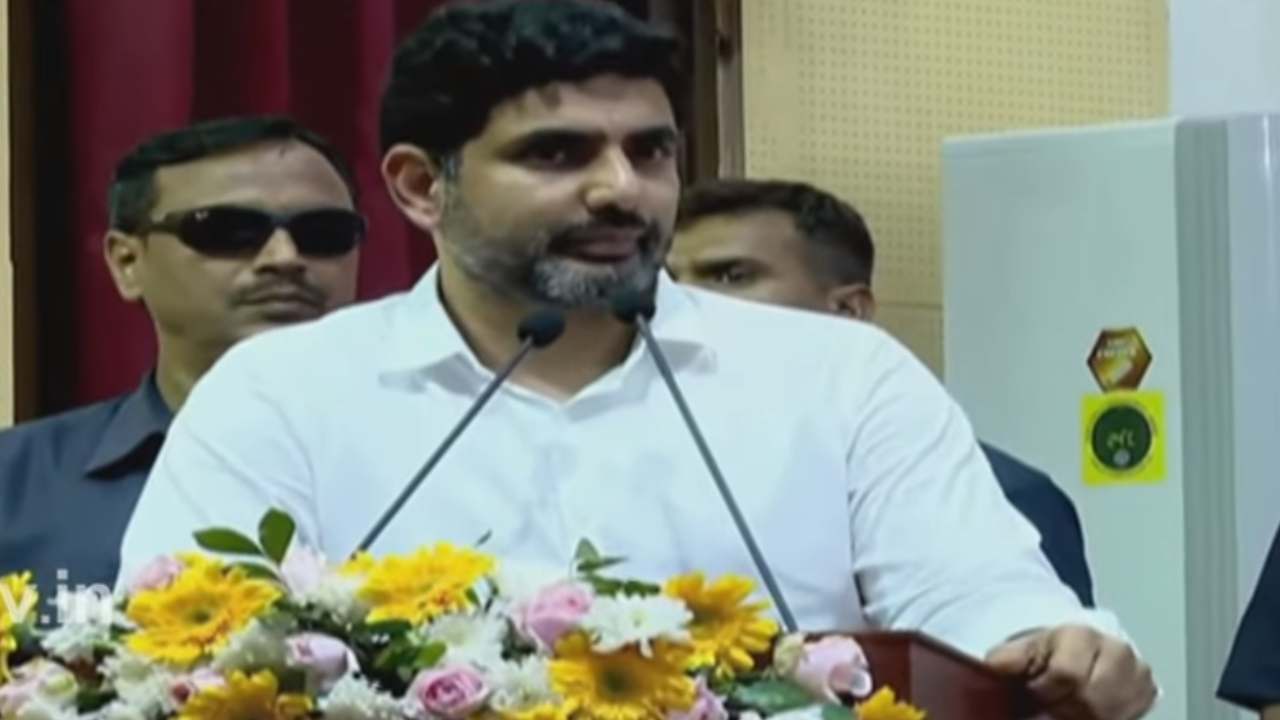 ఉత్పత్తి రంగం అభివృద్ధికి చర్యలు తీసుకున్నాం.. చాలా పెద్ద సంస్థలు ఏపీకి వస్తున్నాయి : మంత్రి నారా లోకేశ్ ఉత్పత్తి రంగం అభివృద్ధికి చర్యలు తీసుకున్నాం.. చాలా పెద్ద సంస్థలు ఏపీకి వస్తున్నాయి : మంత్రి నారా లోకేశ్