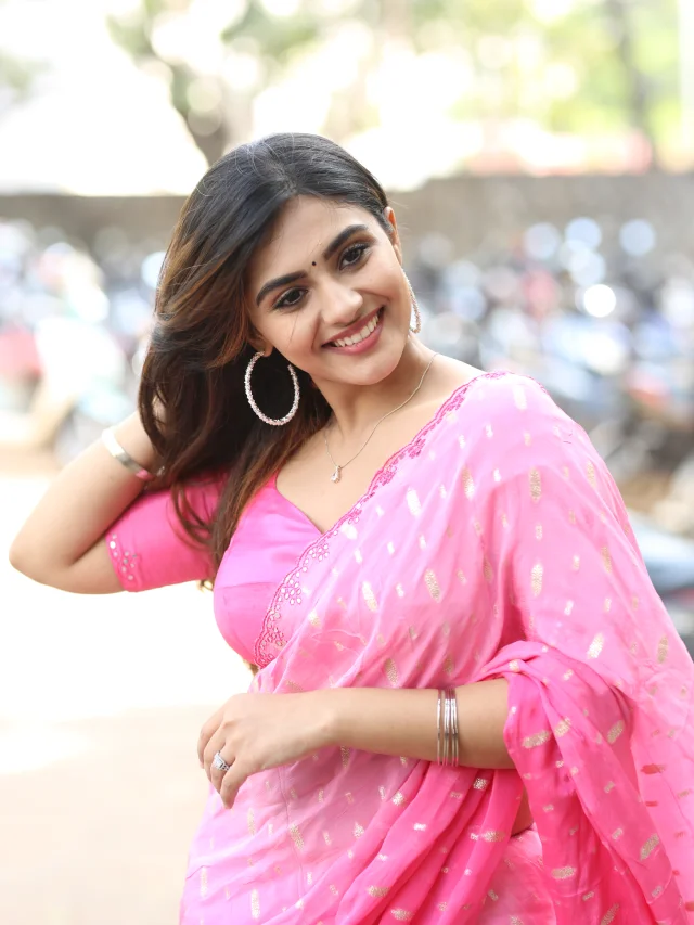 Nayan Sarika Elegant her Beauty in KA Movie Promotions