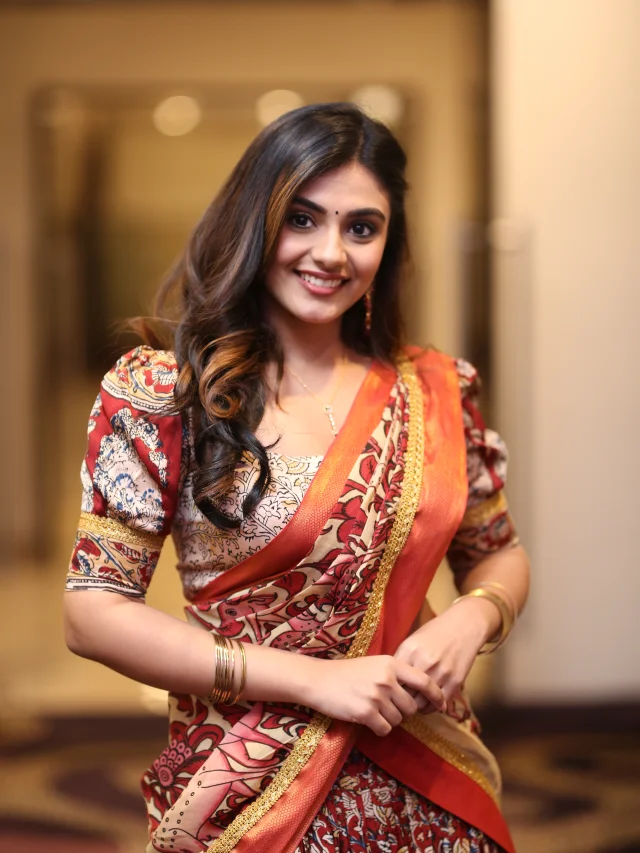 Nayan Sarika Elegant her Beauty in KA Movie Promotions