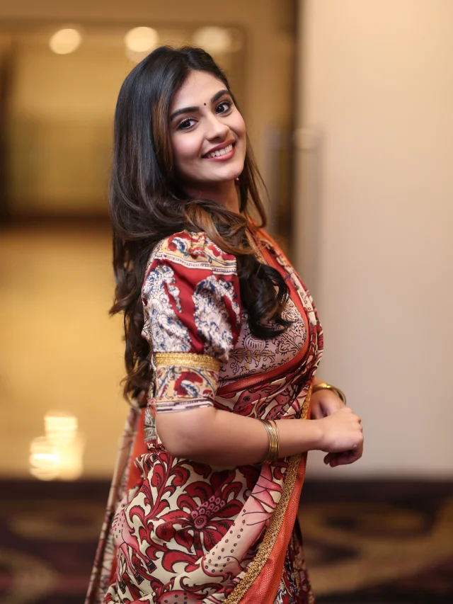 Nayan Sarika Elegant her Beauty in KA Movie Promotions